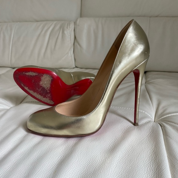 NEW Christian Louboutin gold pumps - Picture 2 of 3